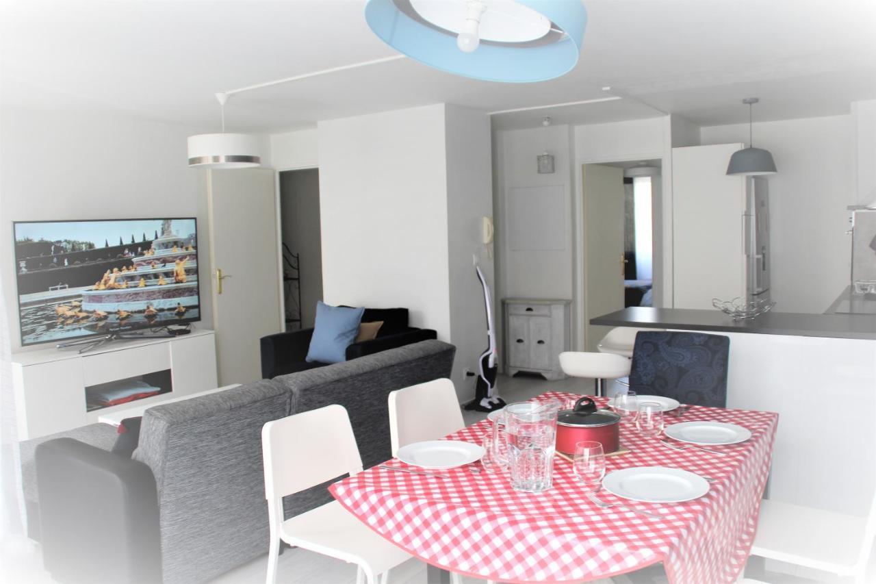 Logement Familial Tout Equipe Saint-Denis  Buitenkant foto